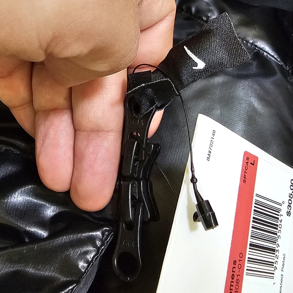 Nike Women's Sportswear Therma- FIT City Hooded Parka, size L - Picture 13 of 13